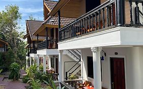 Kata Villa Merit Hill Bungalows